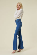 Load image into Gallery viewer, Curvy Flare Jeans