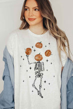 Load image into Gallery viewer, JUGGLING PUMPKIN GRAPHIC TEE / T SHIRT