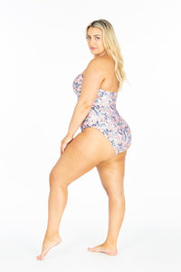 Curvy Size Cut Out Front Halter One Ps Swimsuit