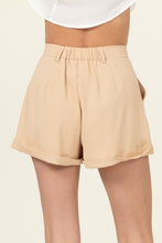 Load image into Gallery viewer, PLEATED CUFF HEM SHORTS