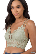 Load image into Gallery viewer, CROCHET LACE BRALETTE WITH BRA PADS