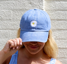 Load image into Gallery viewer, Daisy Denim Hat