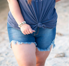 Load image into Gallery viewer, Curvy Denim Mom Shorts